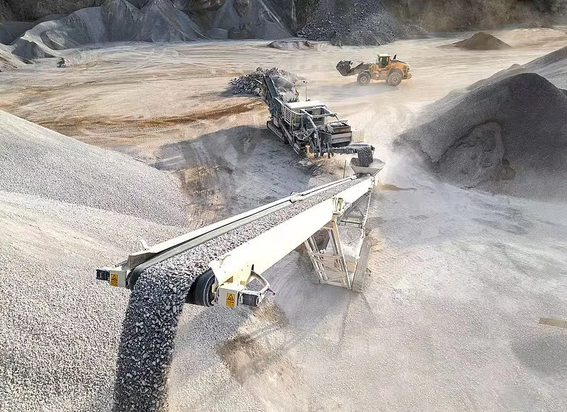 Aggregate conveyor and loader at a quarry